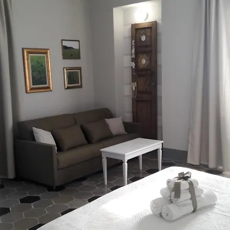 Langhe Di Liguria לינה וארוחת בוקר 3*