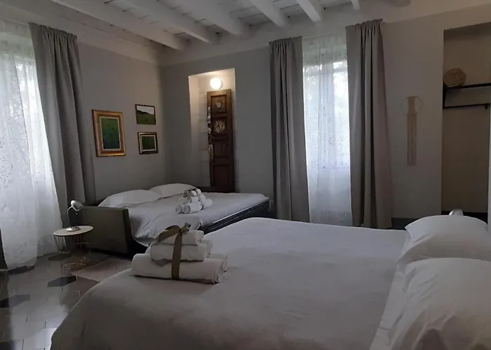 Langhe Di Liguria Alojamento de Acomodação e Pequeno-almoço Piana Crixia